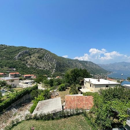 Apartment Perovic Cattaro Esterno foto