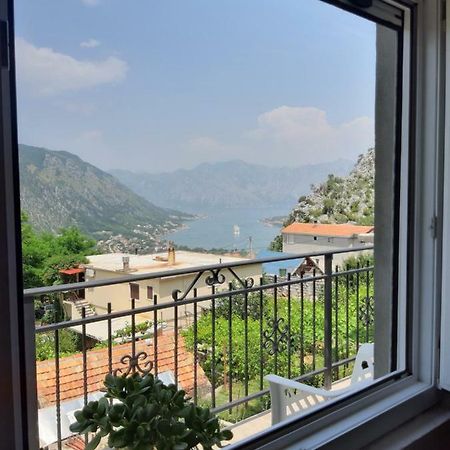 Apartment Perovic Cattaro Esterno foto